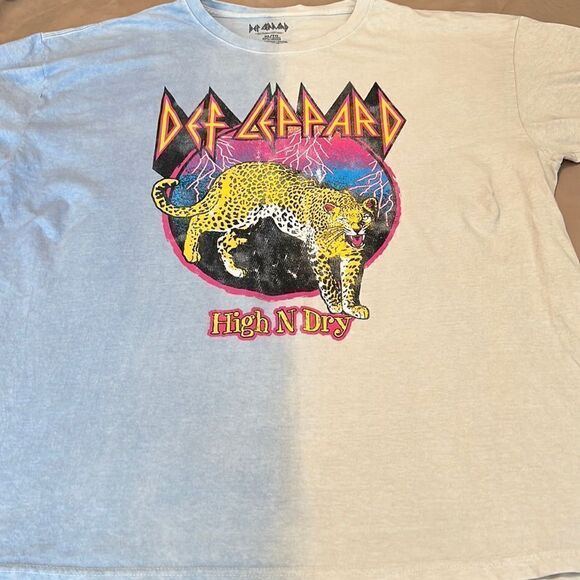 Def Leppard High & Dry size XL band T-shirt see last photo for a small spot GUC - Picture 2 of 7